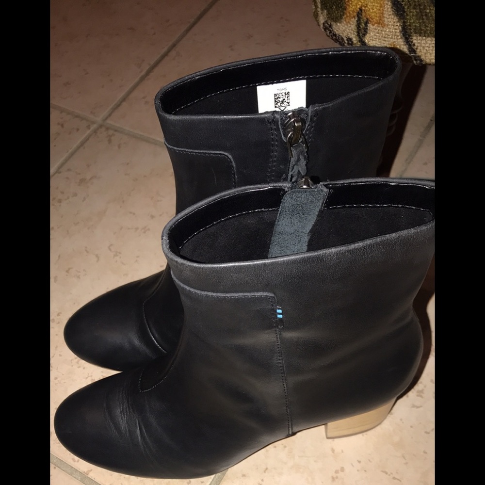 Toms booties